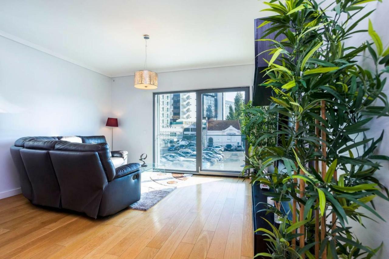 Guestready - Spacious Campolide Family Apt Fits 6 Lisboa Kültér fotó